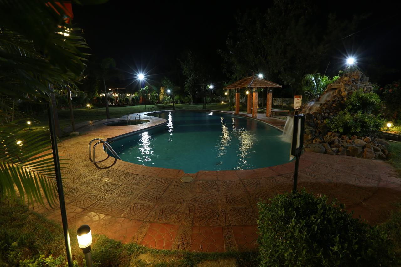 Mermaid Resorts & Banquets Madrás Exterior foto
