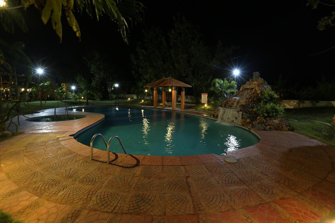 Mermaid Resorts & Banquets Madrás Exterior foto